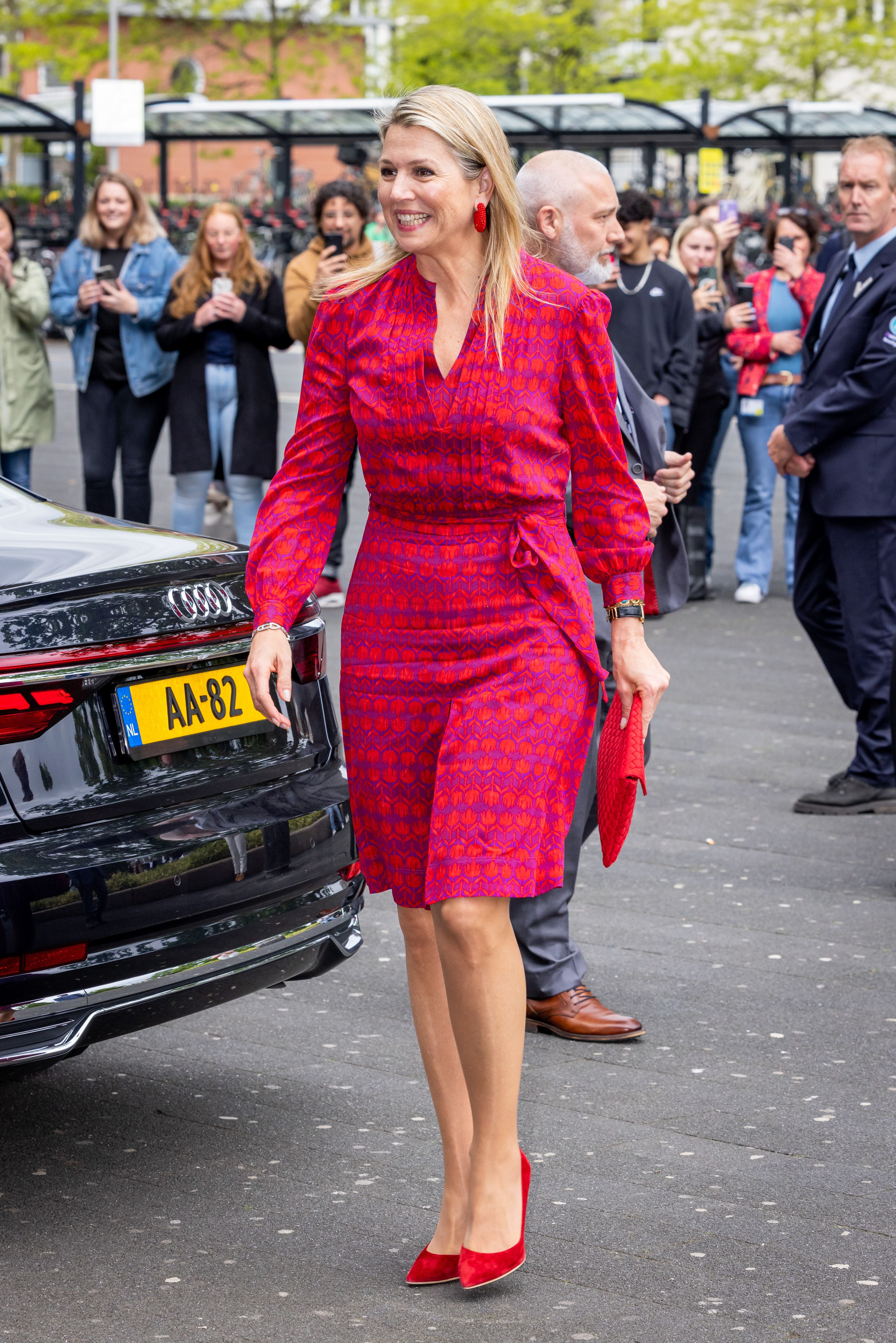 Do Barbiecore in royal fashion like Catherine, Princess of Wales