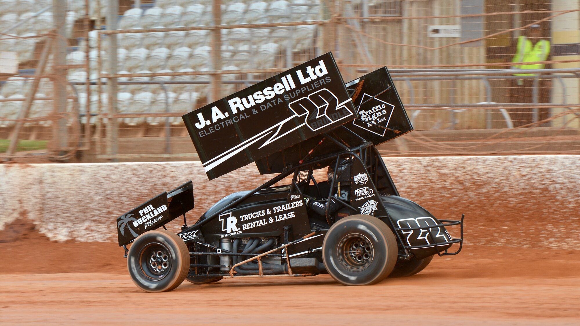 Friday night Sprint Car action sees Hamilton’s Dean Brindle looking to add another Bay Piston Cup to his impressive record. 