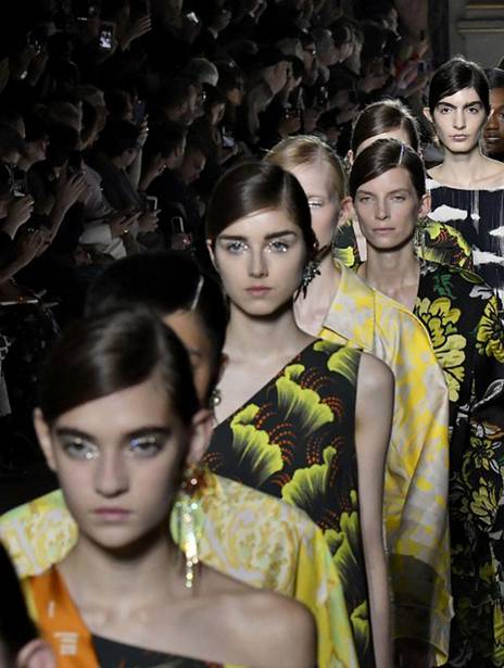 Len Lye and Viviane Sassen: Spring/Summer 2021 at Dries Van Noten