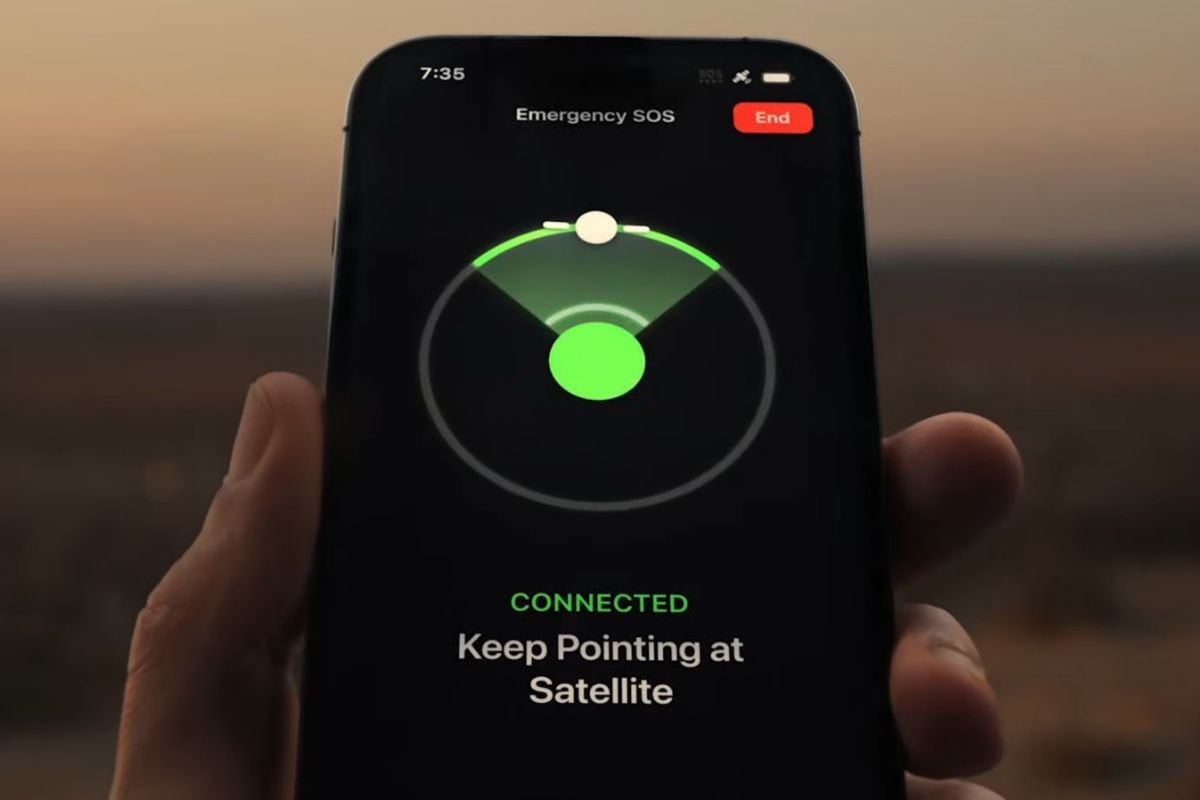 Iphone Sos By Satellite Service Goes Live In North America Nz Herald