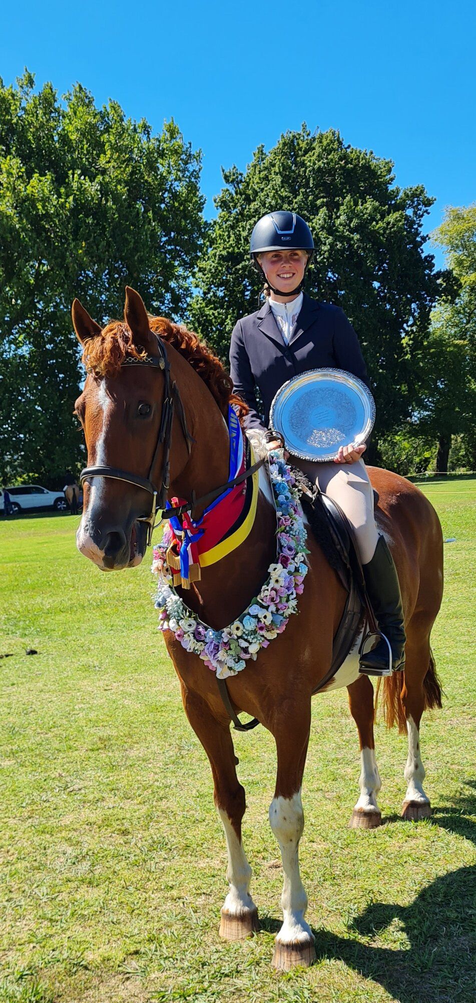 Heleina Jones and Finding Nemo (Archie) take the show hunter high points award. Photo / Rachel Stringfellow - Pet Photography