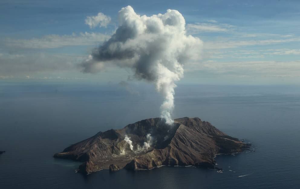 Whaakariwhite Island Eruption Netflix Release Trailer For New Documentary The Volcano Rescue 9152