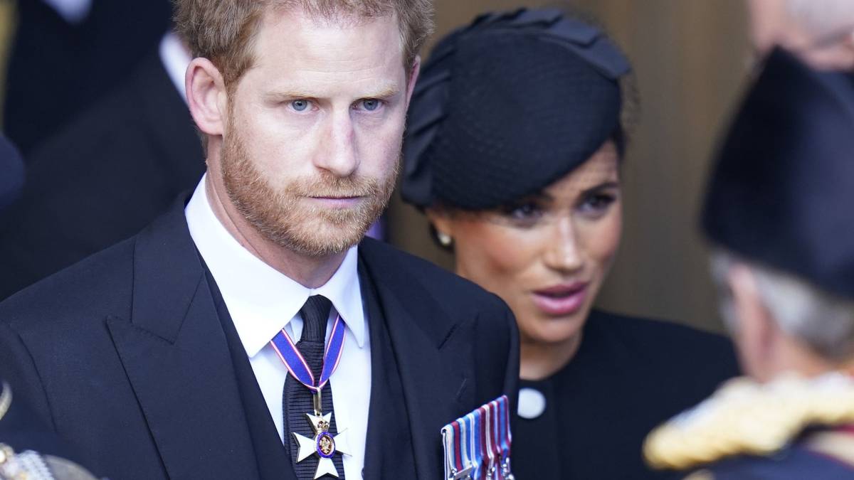 Umiera królowa Elżbieta: dzieci księcia Harry’ego i Meghan Markle „nie otrzymają tytułów Księcia JKW”