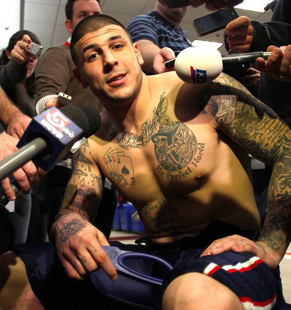 In final hours, NFL star Aaron Hernandez thought of family, not football