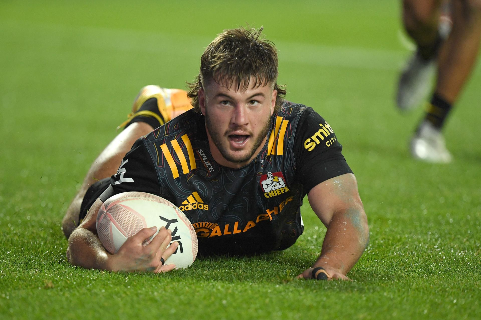 Rugby: Chiefs lose midfielder Alex Nankivell to famous Irish club