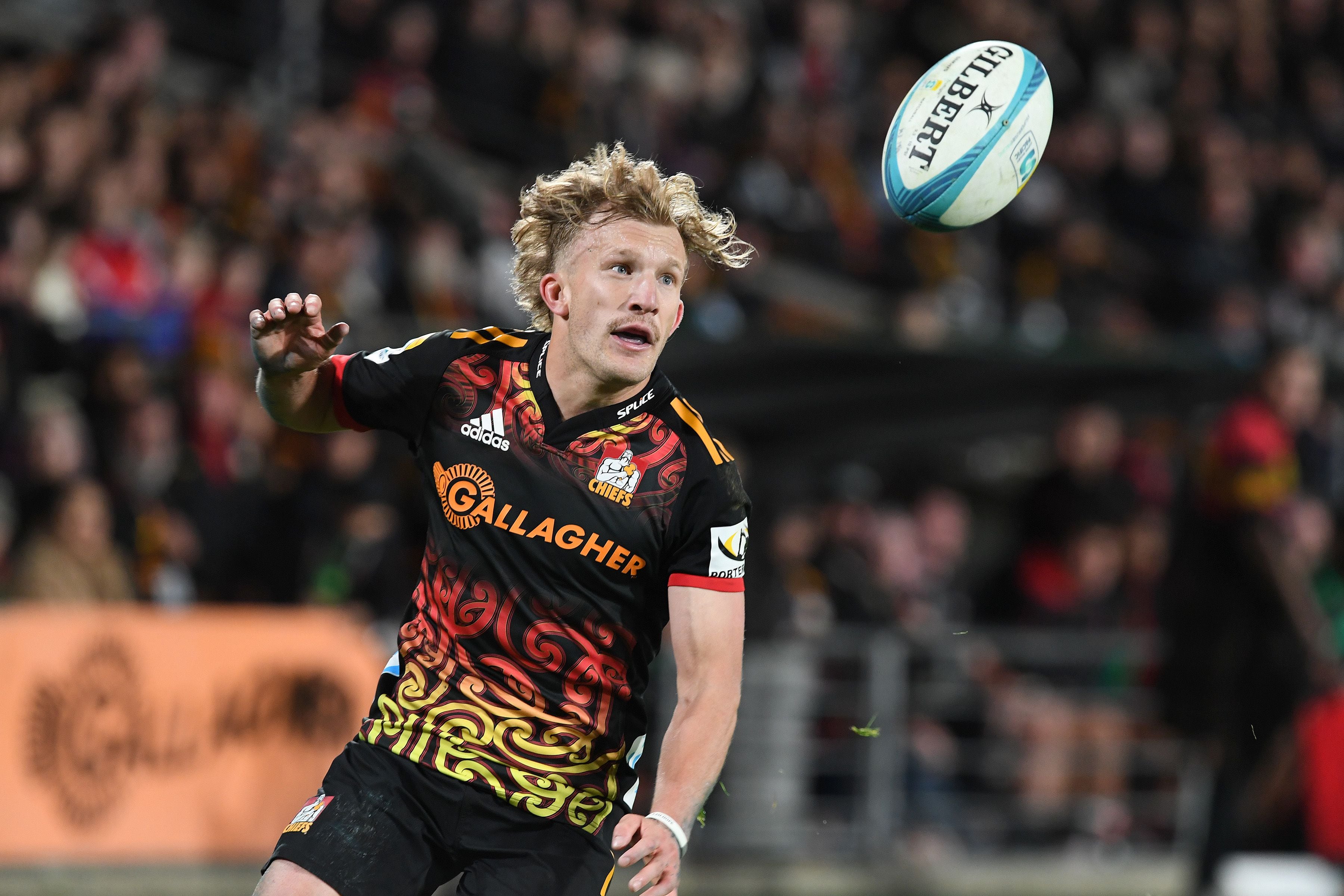 Gallagher Chiefs: Damian McKenzie extends his contract with