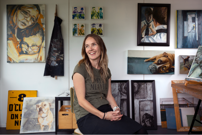 Vicki Fraser in her studio at home. Photo/SunLive.