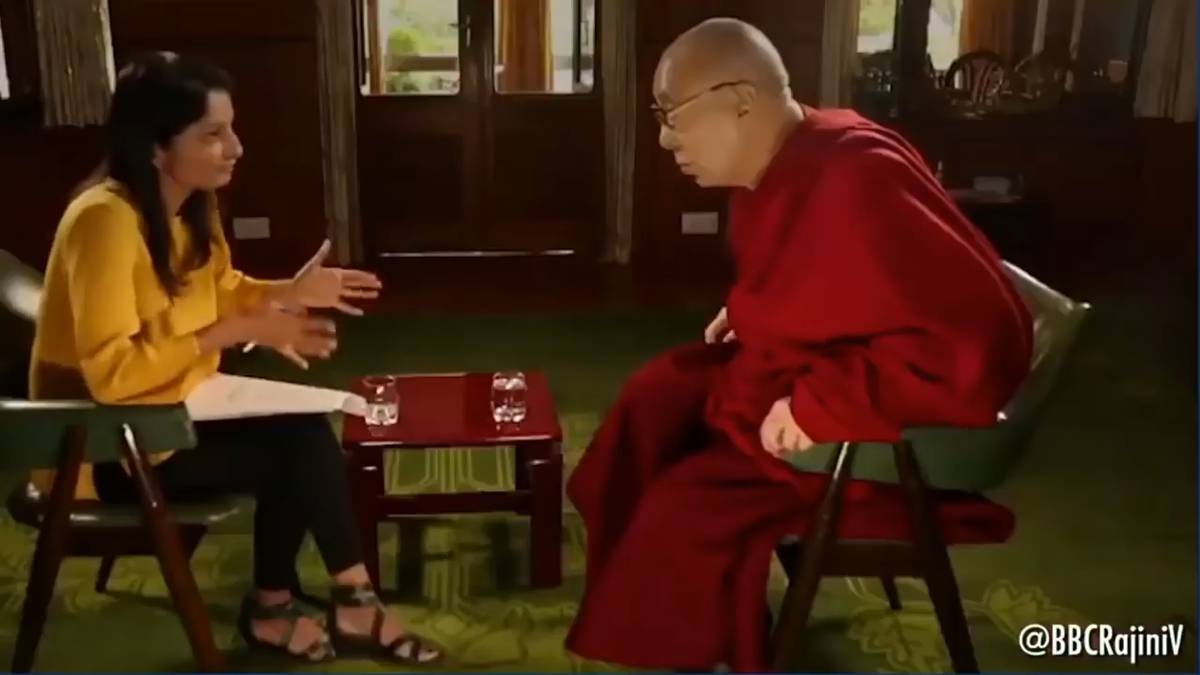 Dalai Lama Apologises For Comment That A Female Successor Needs To Be Attractive Nz Herald