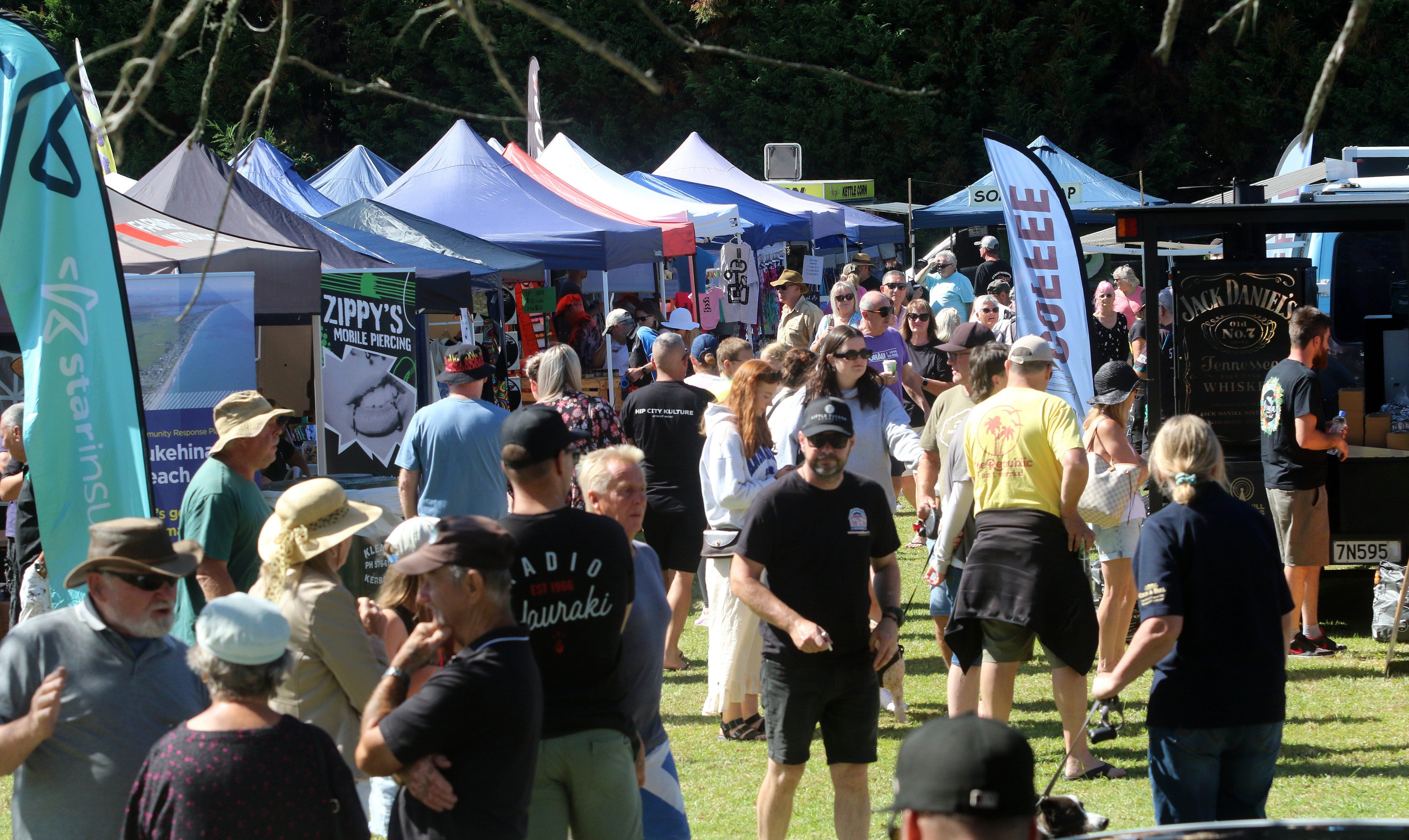 Crowds enjoying the market at a Pukehina Surf n Sand Autorama.