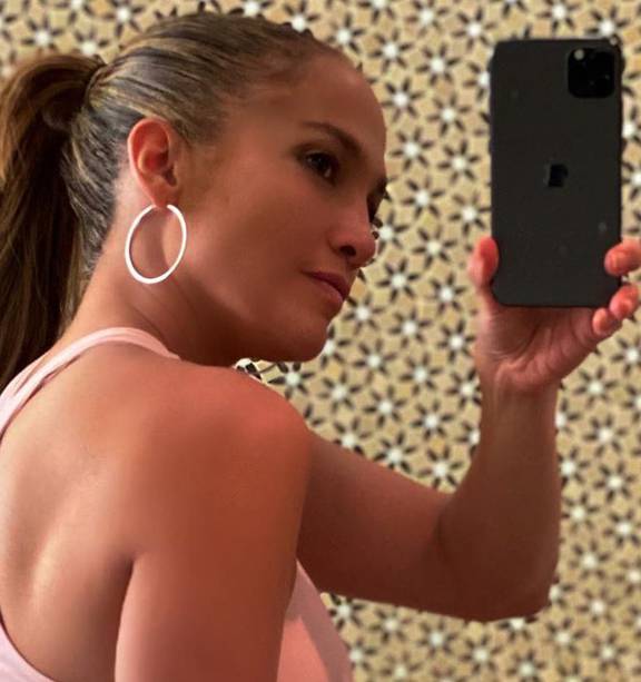J Lo Porn - Jennifer Lopez stuns with age-defying selfie - NZ Herald