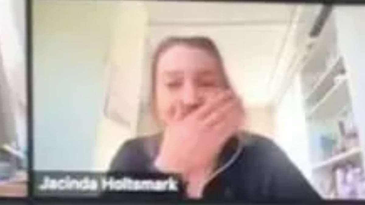 Découverte du choc d’un étudiant de Sydney Meade capturée lors d’un appel vidéo Zoom
