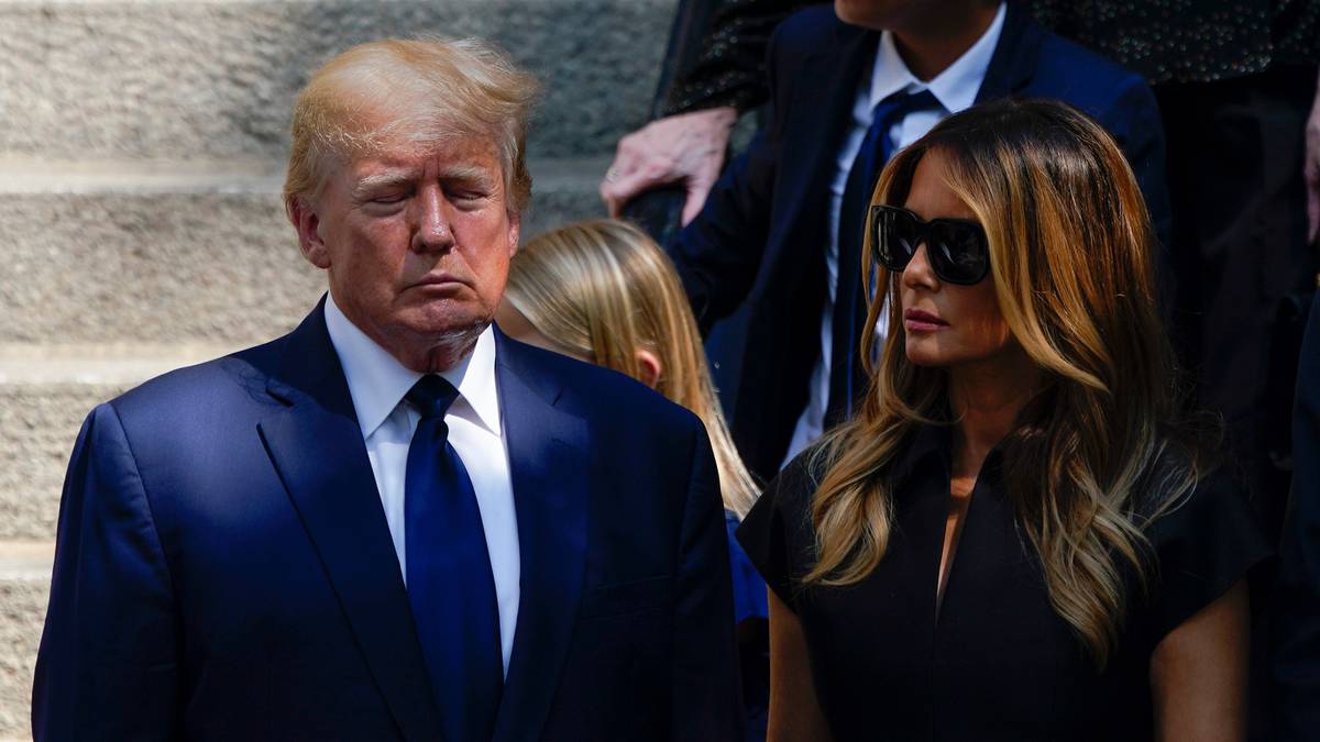 Donald Trump Mourns Ex Wife Ivana Trump At Her New York Funeral Nz Herald 3115