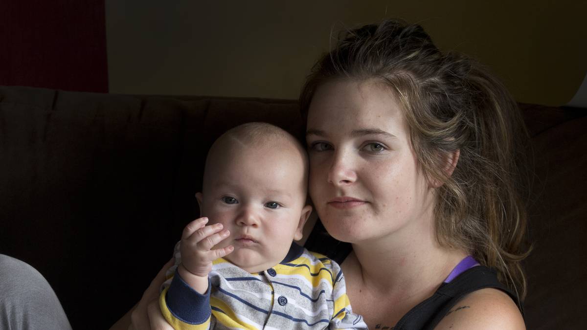 Breastfeeding Mum Overwhelmed By Support Nz Herald