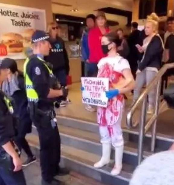 Blood-soaked vegan terrifies Australian supermarket shoppers