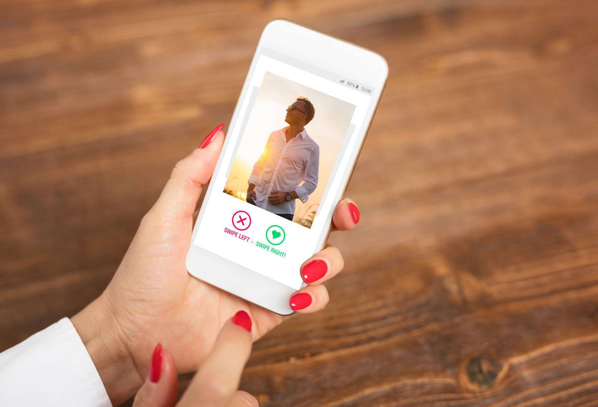 I Employed a Team of 'Virtual Dating Assistants' to Manage My Online Love Life