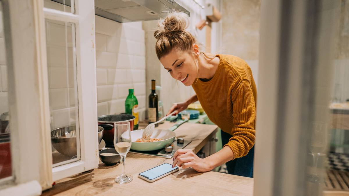 Microwave cleaning hacks: It's the dirtiest appliance in your kitchen - NZ  Herald