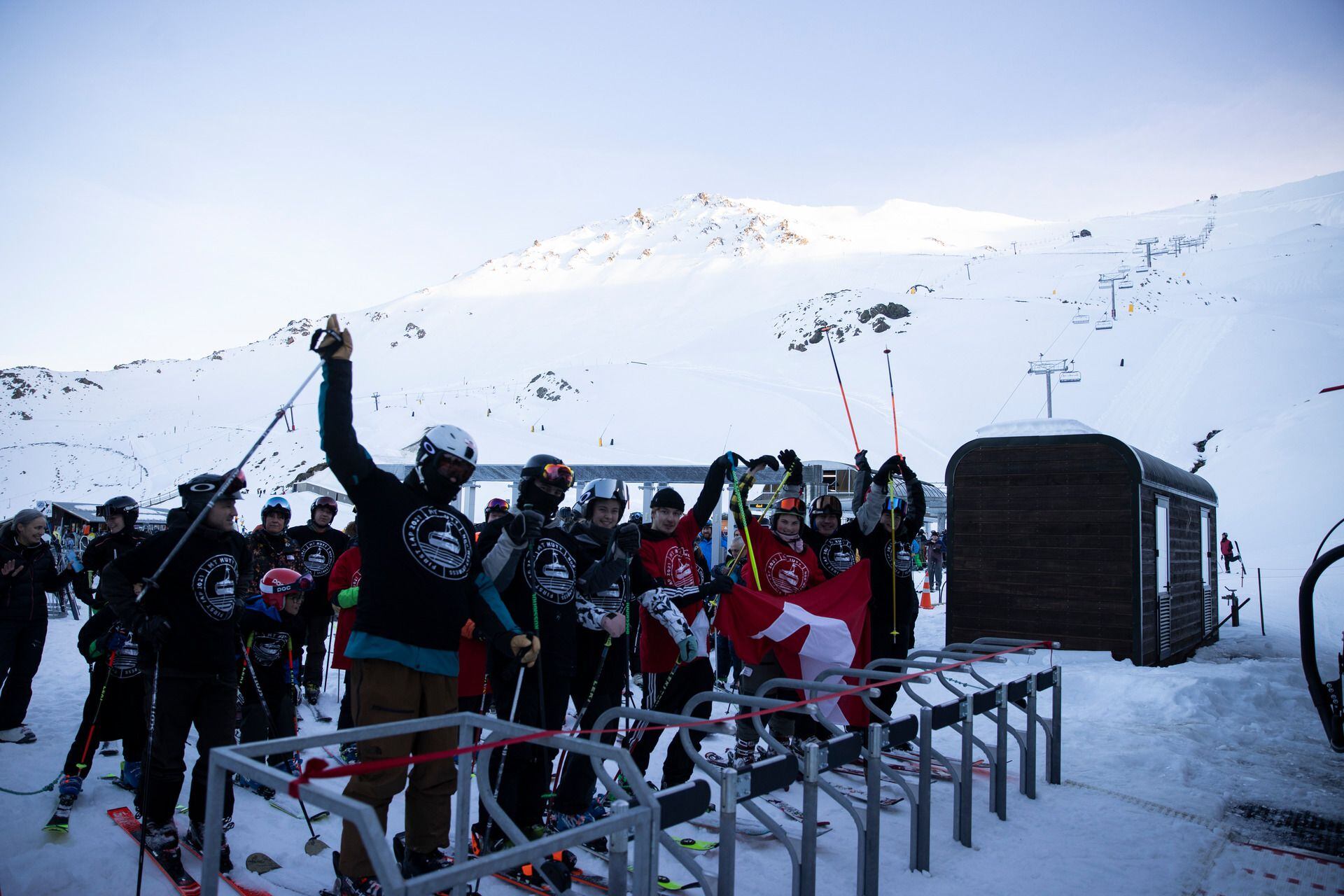 Mt Hutt Ski Field Welcomes New Lift And Busiest Opening Day For A Decade Nz Herald