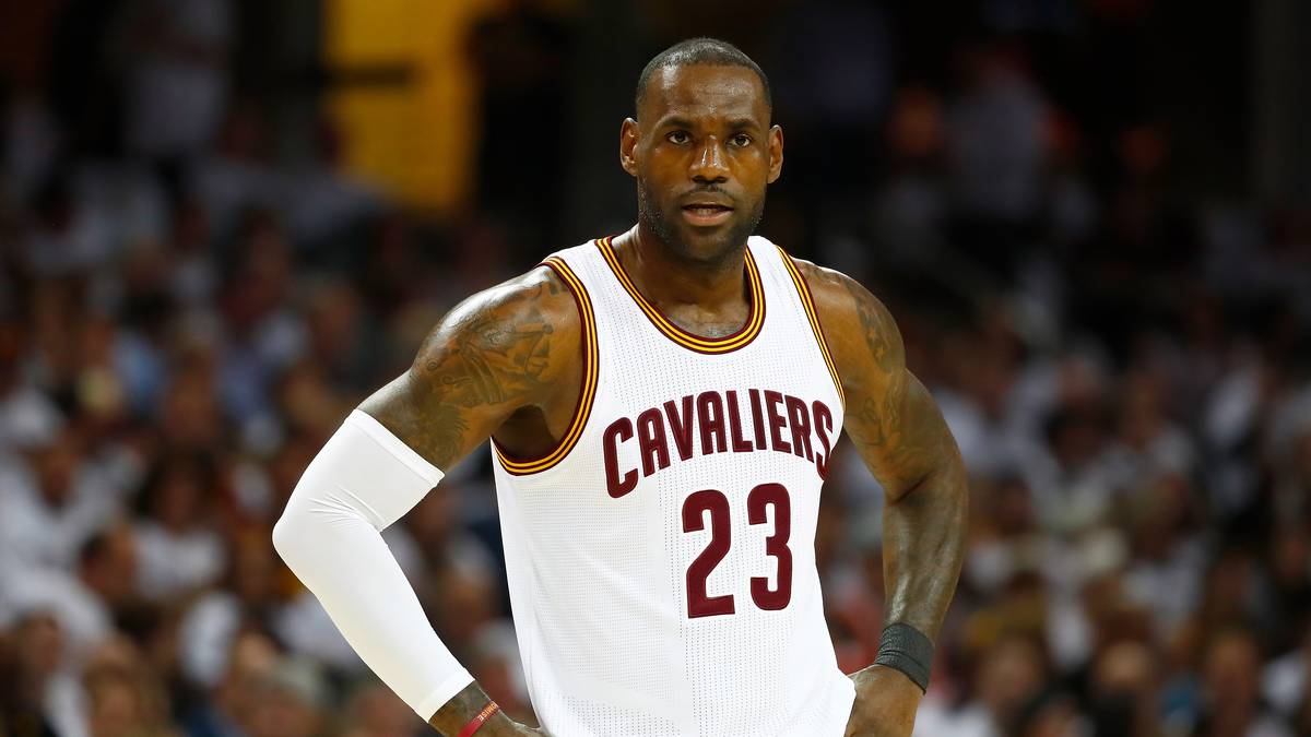 LeBron James Reveals He Actually Got 2 NFL Contract Offers During