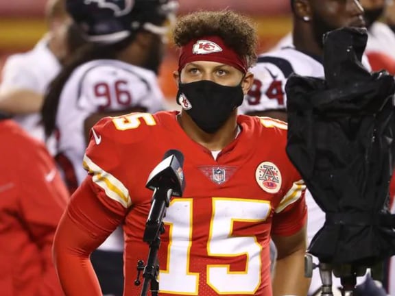 Kansas City Chiefs fans boo teams during display of unity against