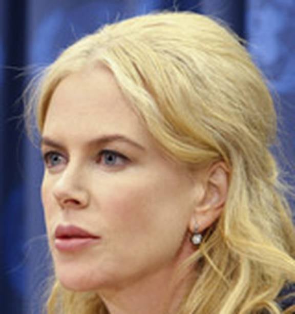 576px x 613px - Nicole Kidman slams 'manipulative' Cruise, laughs off naked photo shoot -  NZ Herald