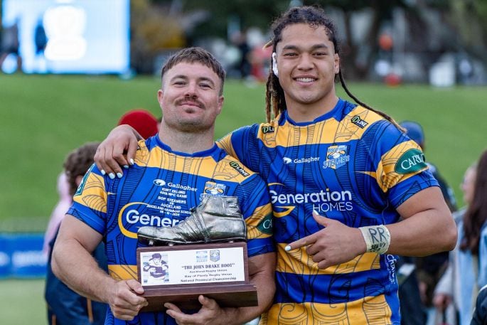 Bay of Plenty Steamers captain Kurt Eklund (left) and Naitoa Ah Kuoi with the John Drake Boot.