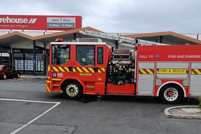 Fire crews at the scene of a fire in Pāpāmoa. Photo/ Kate Spake