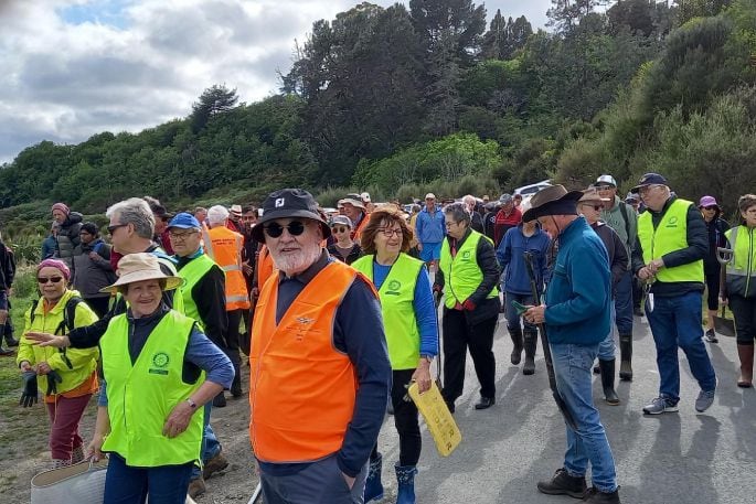 An estimated 145 people turned out to help plant 4500 plants in Kōpūrererua  Valley on September 29. Photo: Supplied.