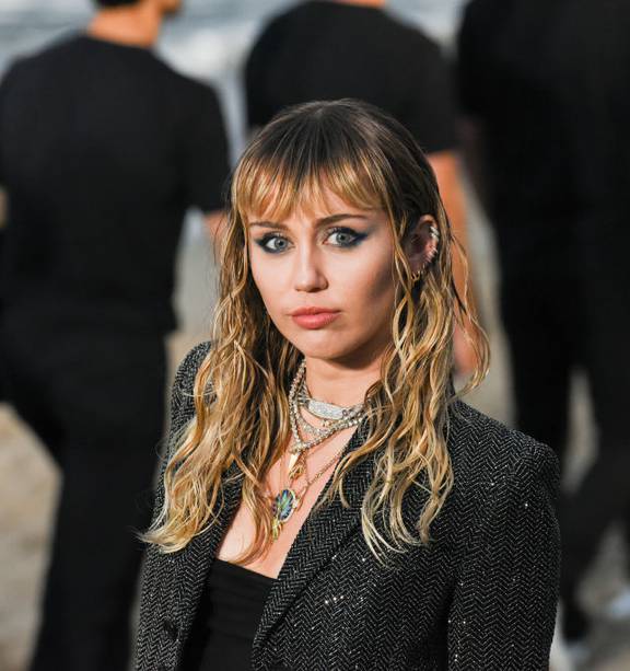 Miley Cyrus Billy Ray Cyrus Have Sex - Miley Cyrus finally explains infamous leaked video 10 years on - NZ Herald