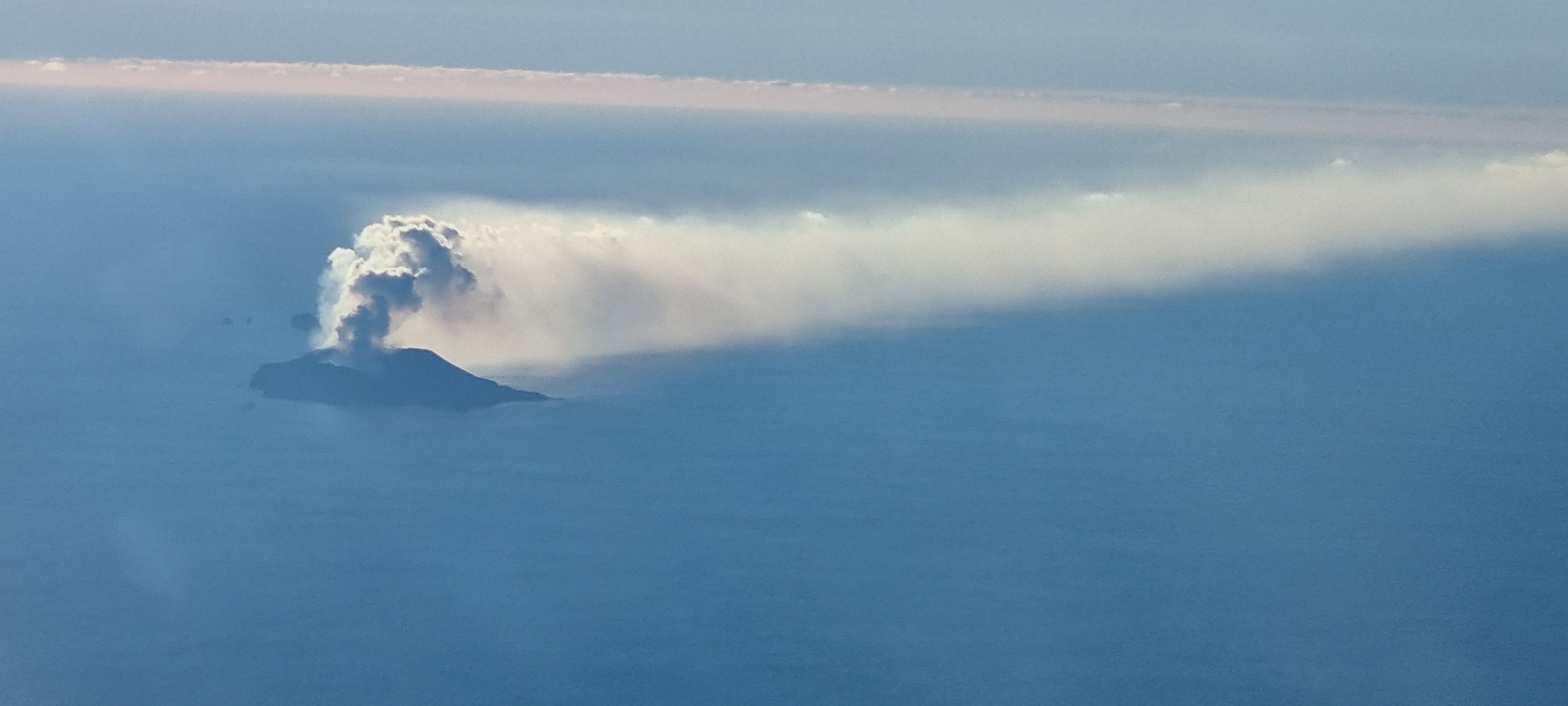 This image captured on July 4 shows the low-level plume of gas and vapour drifting eastwards from Whakaari/White Island. Photo / Chris Clark