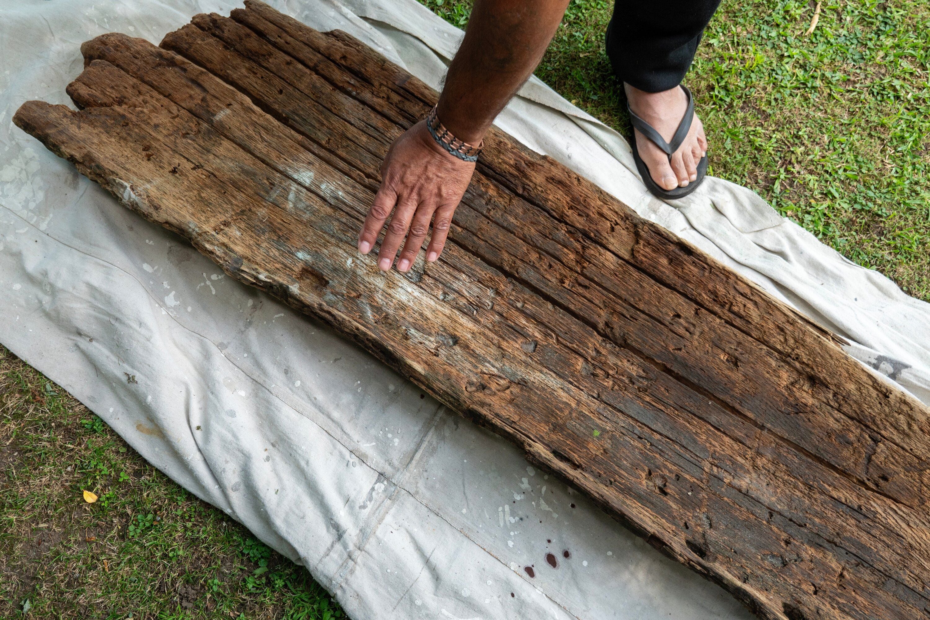  Māori cultural heritage manager at Tauranga City Council, Dean Flavell believes the waka was made from rimu, due to the red colour of the wood.