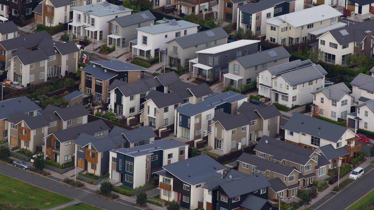 Sprzedaż domów spada o 35,2 procent, ceny rynkowe spadają: dane REINZ są niedostępne
