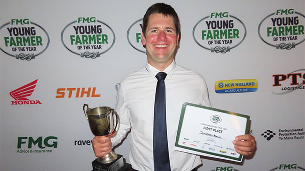 Johnny Brown wygrywa regionalny finał Tasman FMG Young Farmer of the Year