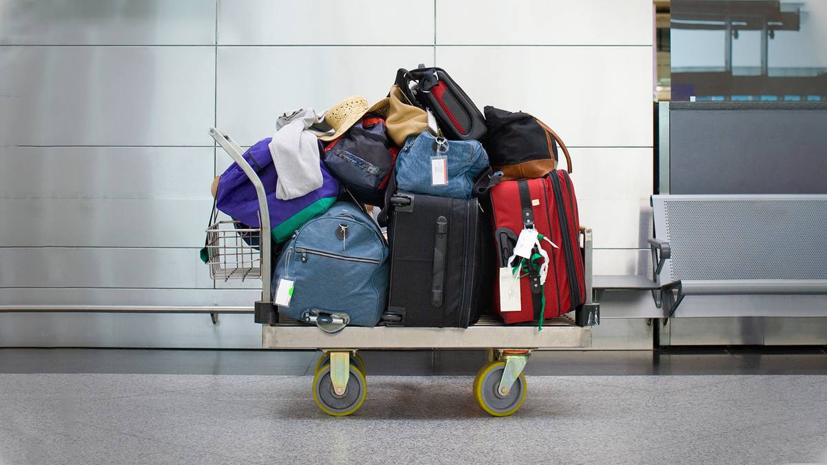 How airlines prioritise luggage and passengers on overweight services ...