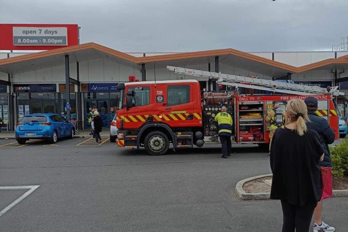 Fire crews from the Mount Maunganui and Pāpāmoa brigades attended the scene of a fire in Pāpāmoa. Photo/ Kate Spake