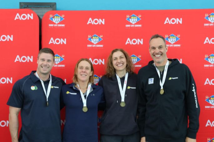 The Masters 4x 25 Manikin Relay Winners Richard Williams, Naomi Davoren, Radleigh Cairns and Jen Roberts-Lochray. 