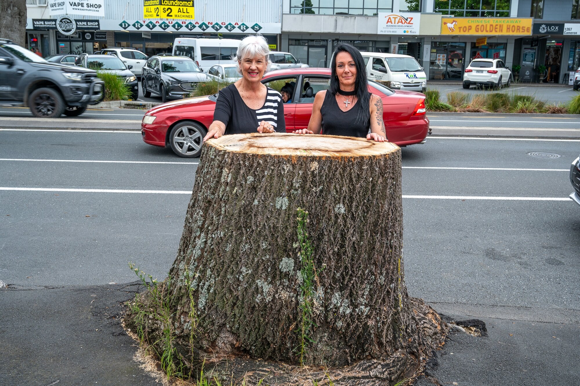  Waipuna Hospice Charity Shop assistant manager Penny Vaughan and manager Naomi Harrison. Photo / David Hall.