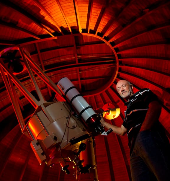 STAR CHARTS & SKY SPOTTER, Stardome Observatory and Planetarium