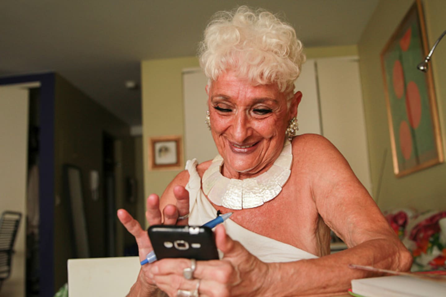 Tinder Granny 83 Ready To Settle Down After Decades Of One Night