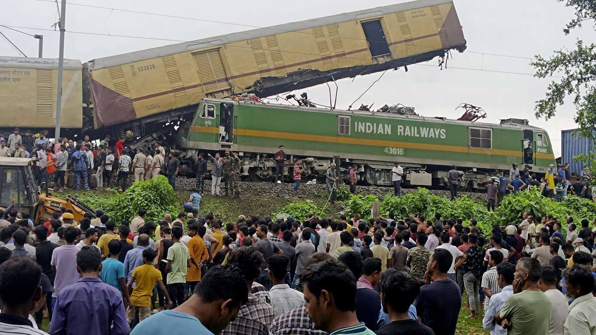 At least 8 dead after trains collide in eastern India
