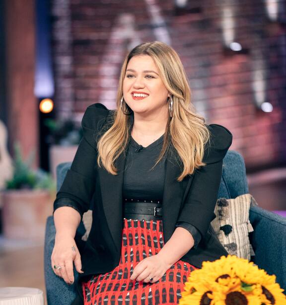 Kelly Clarkson's Weight Loss: See Before and After Photos