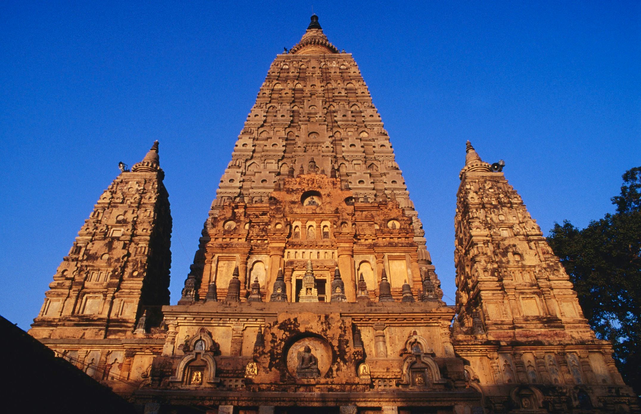 Divine Destinations: Guide to India's Most Revered Sacred Sites - Pilgrimage and meditation practices in Bodh Gaya