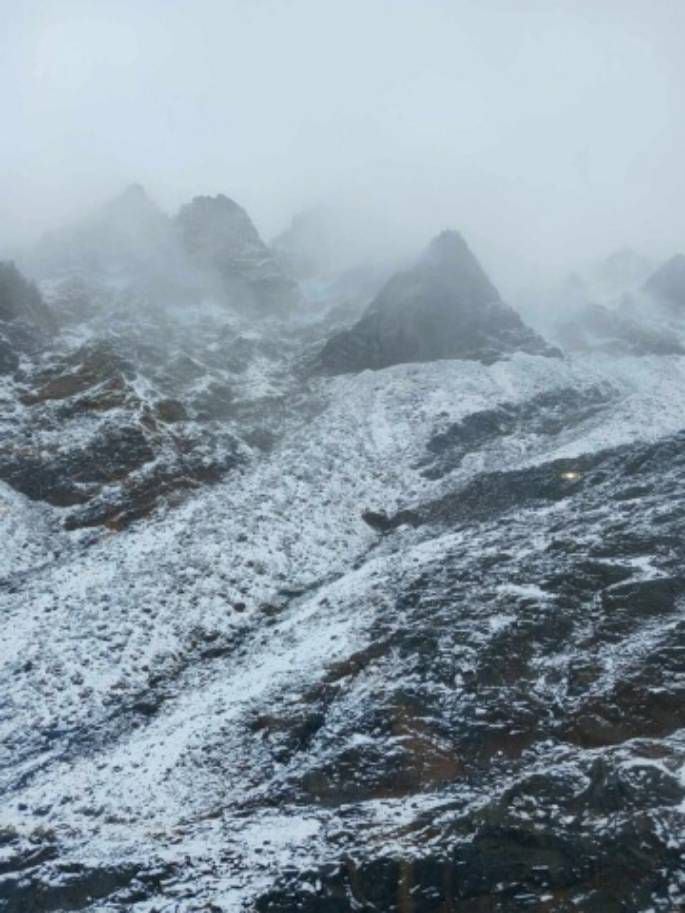 Snow falling in the central North Island on Sunday. Photo / Supplied