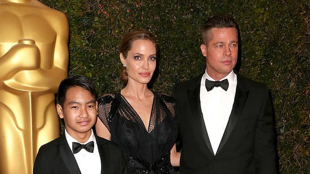 Angelina Jolie: In The Bag, Episode 44